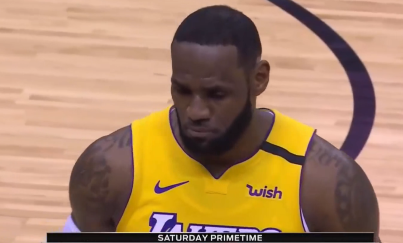 爱游戏体育- 二胡独奏踏上幸福路