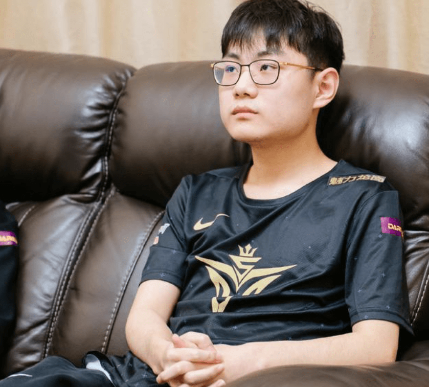 AYX SPORTS-关于Rookie回归赛场,精彩发挥首场状态亮眼,拜仁观众沸腾!的信息