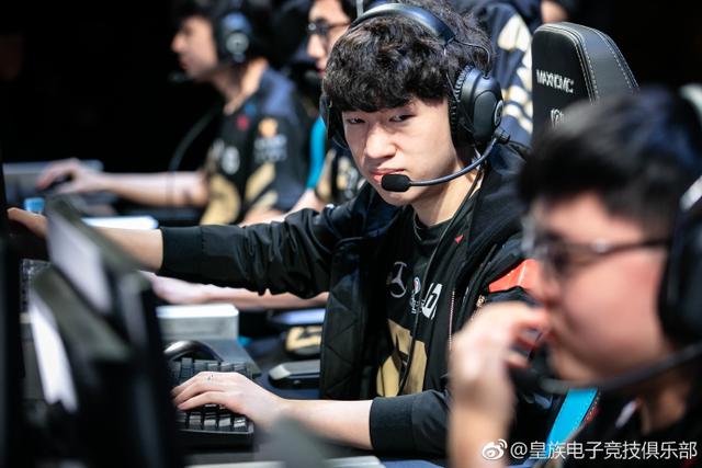 AYX SPORTS-包含Uzi在C9比赛中精彩发挥，高光表现引发热议！的词条